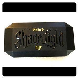 Kat Von D Shade + Light eyeshadow quad
